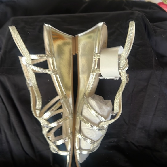 NWT Original Box I. Miller Two-Tone Silver Strappy Dressy Wedges. Size 7 - Picture 5 of 10